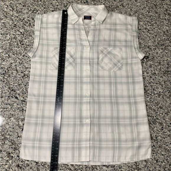 UNTUCKit Top 12 Plaid White Holiday Gift Stocking Stuffer Gifts for Her - Picture 7 of 9